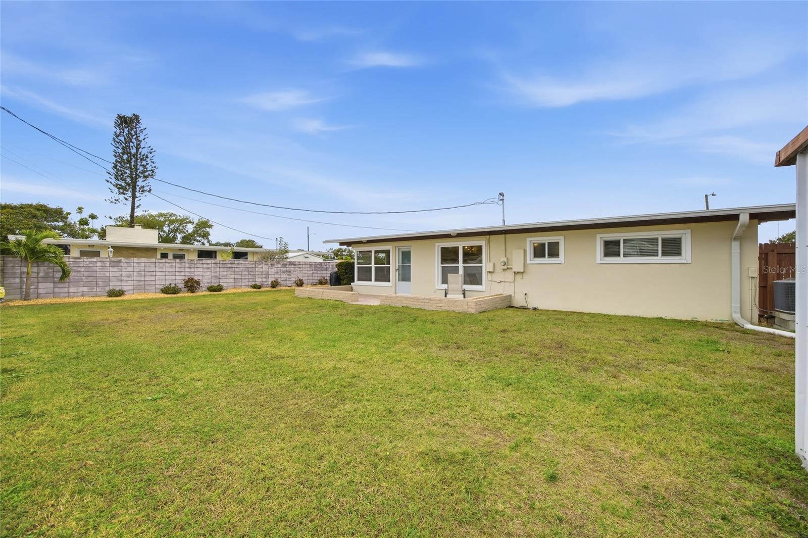 Image 27 of 34 For 6134 Hampton Drive N