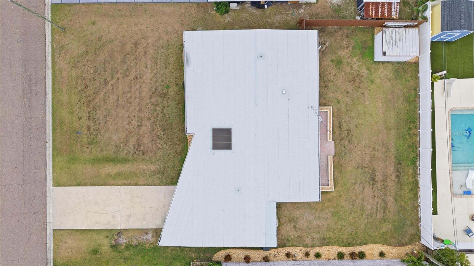 Image 30 of 34 For 6134 Hampton Drive N