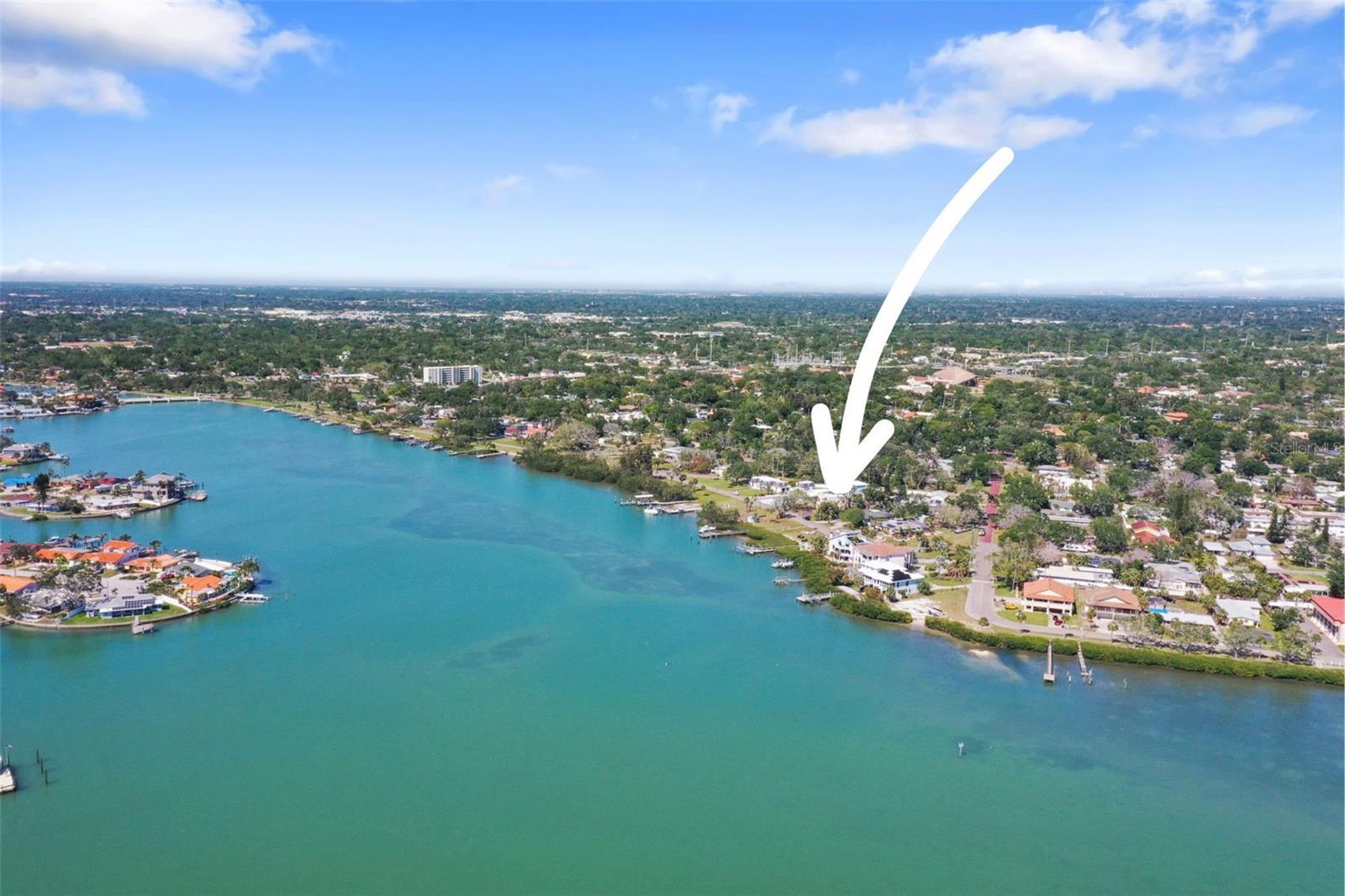 Image 5 of 9 For 636 Sunset Drive S