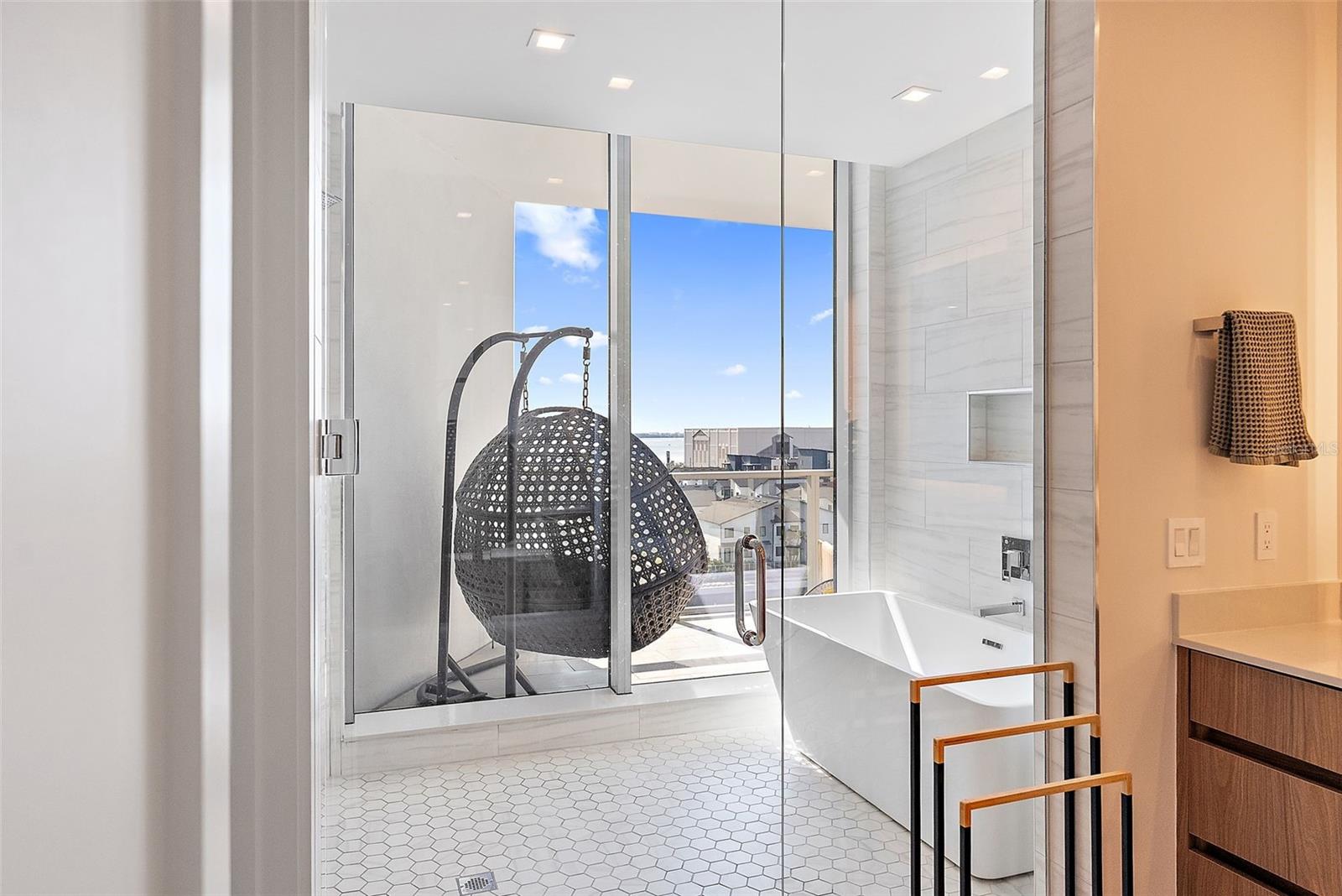 Image 29 of 61 For 5120 Marina Way 7703