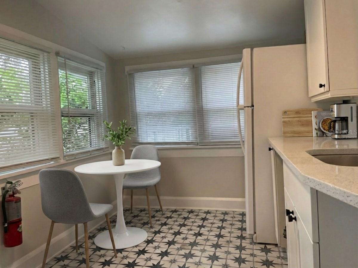 Image 11 of 33 For 3734 Burlington Avenue N 3