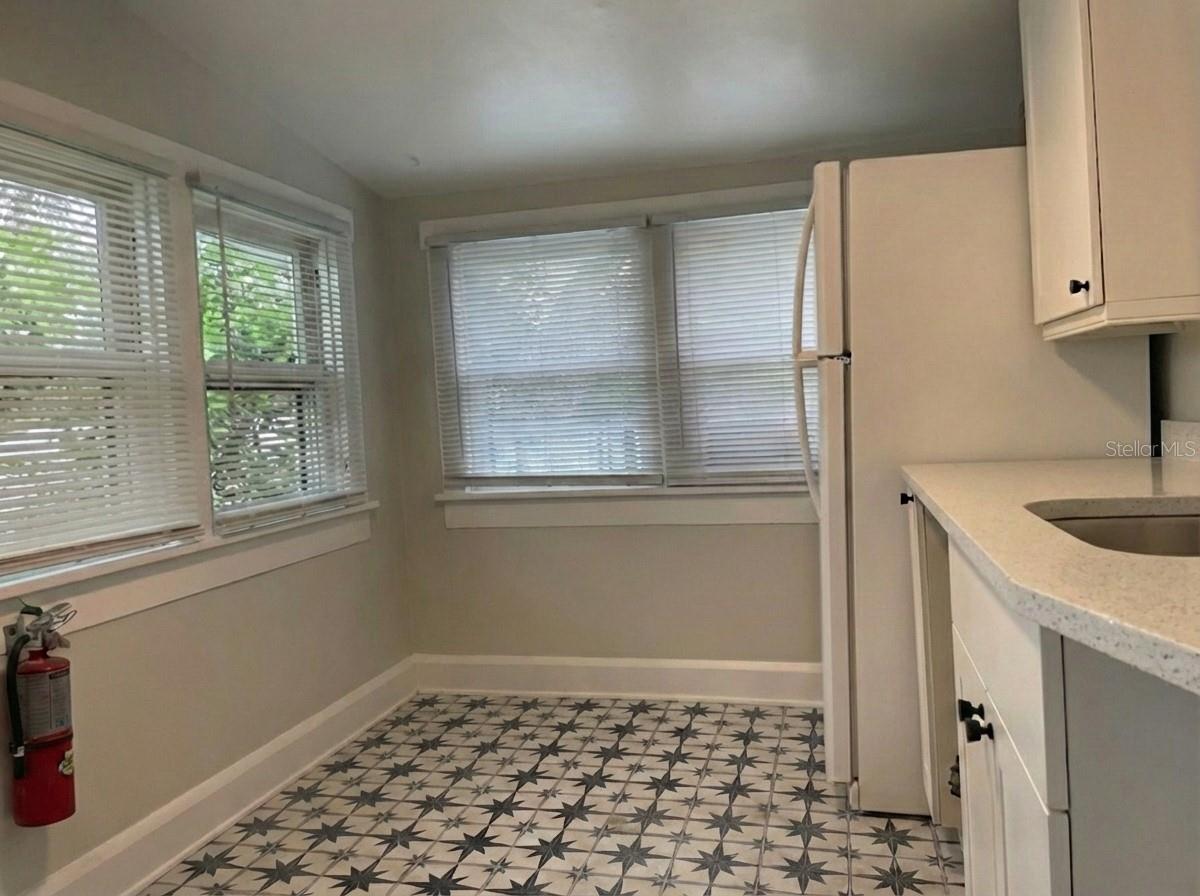 Image 12 of 33 For 3734 Burlington Avenue N 3