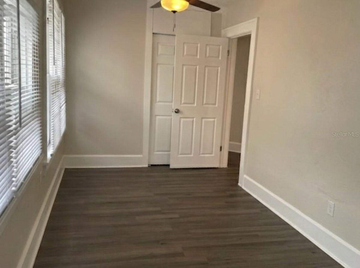 Image 20 of 33 For 3734 Burlington Avenue N 3