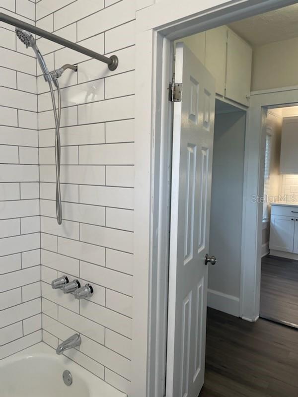 Image 24 of 33 For 3734 Burlington Avenue N 3