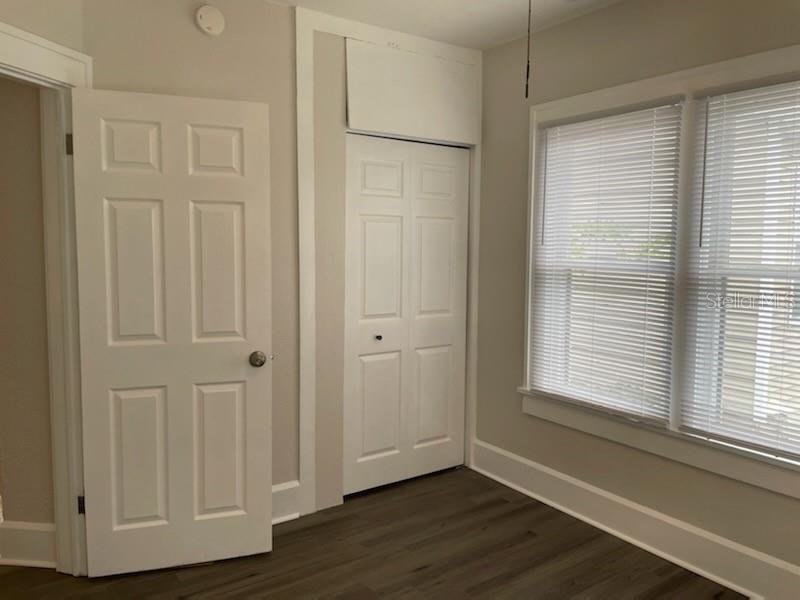 Image 26 of 33 For 3734 Burlington Avenue N 3