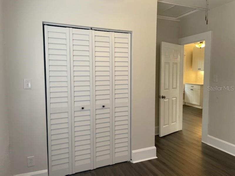 Image 28 of 33 For 3734 Burlington Avenue N 3