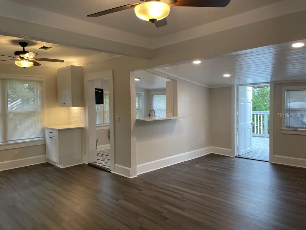 Image 8 of 33 For 3734 Burlington Avenue N 3