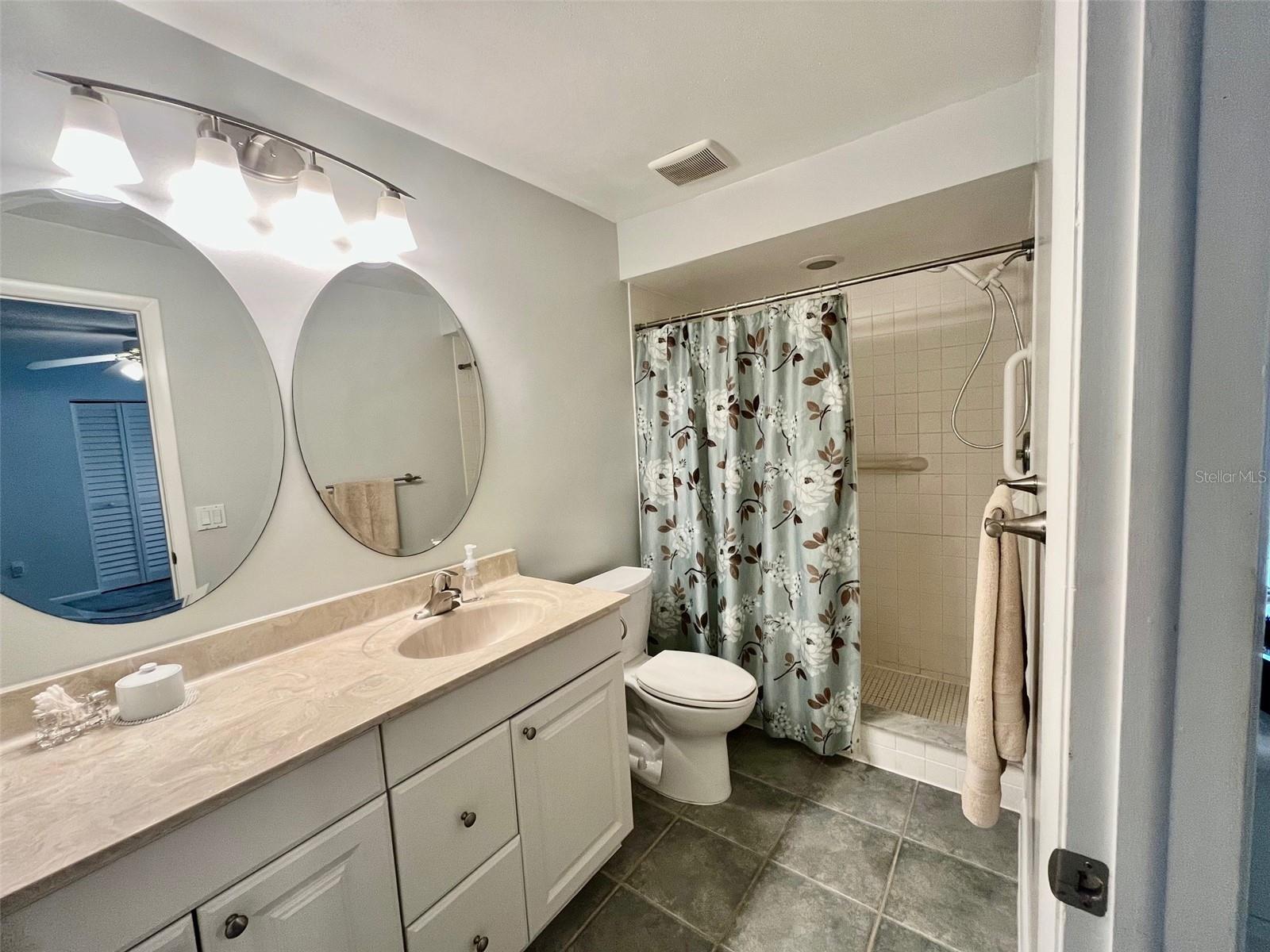 Image 21 of 38 For 2663 Sabal Springs Circle 102