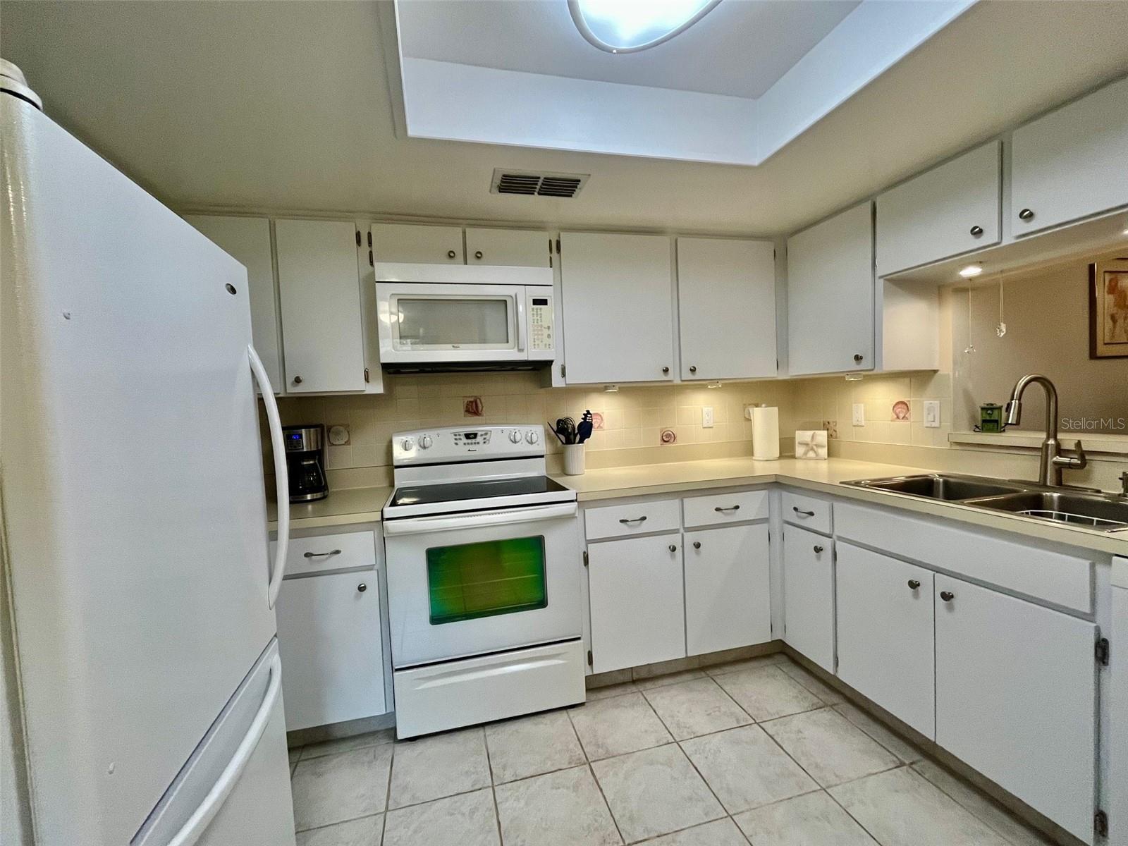 Image 6 of 38 For 2663 Sabal Springs Circle 102