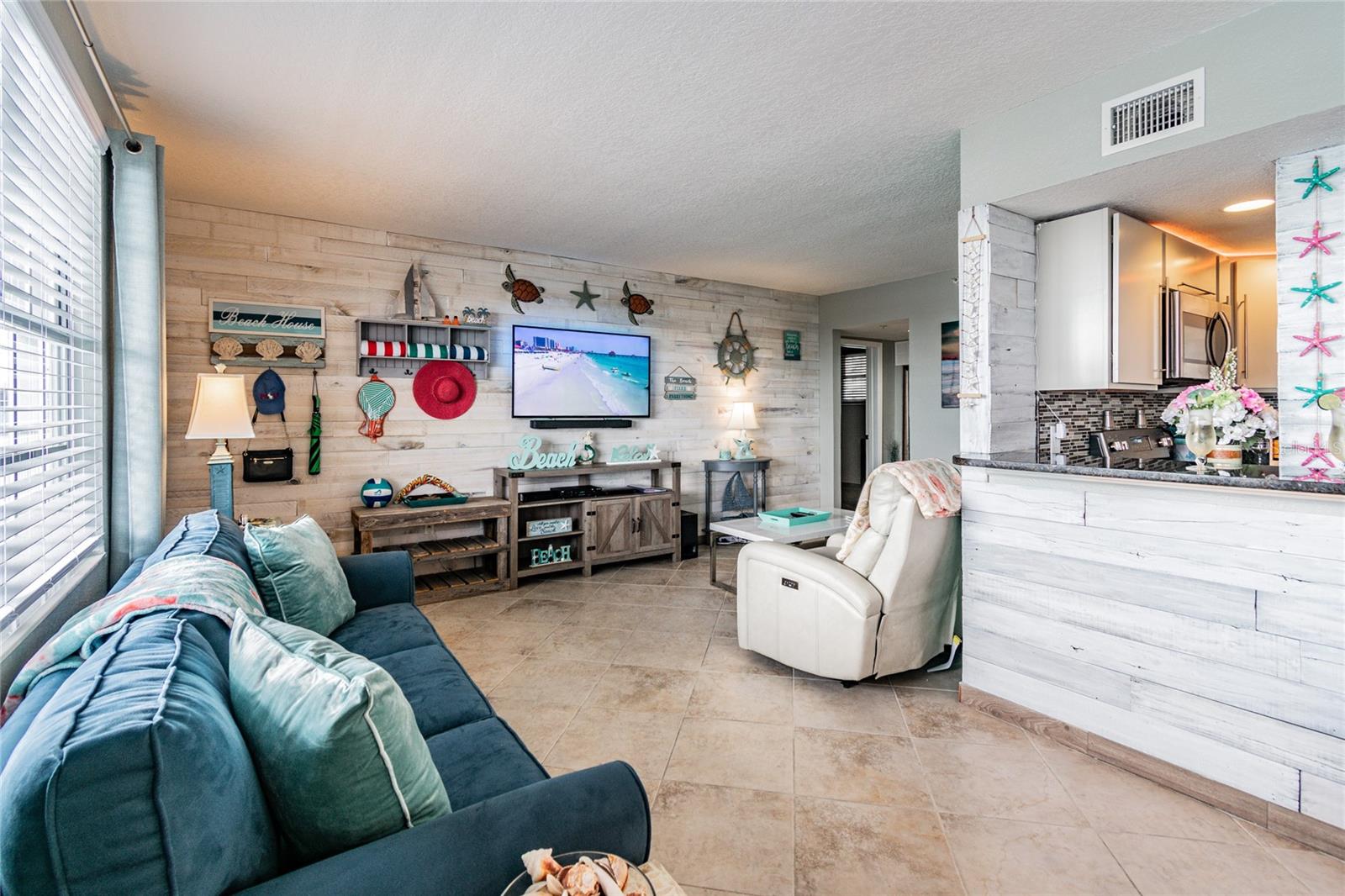 Image 9 of 60 For 445 Hamden Drive 504