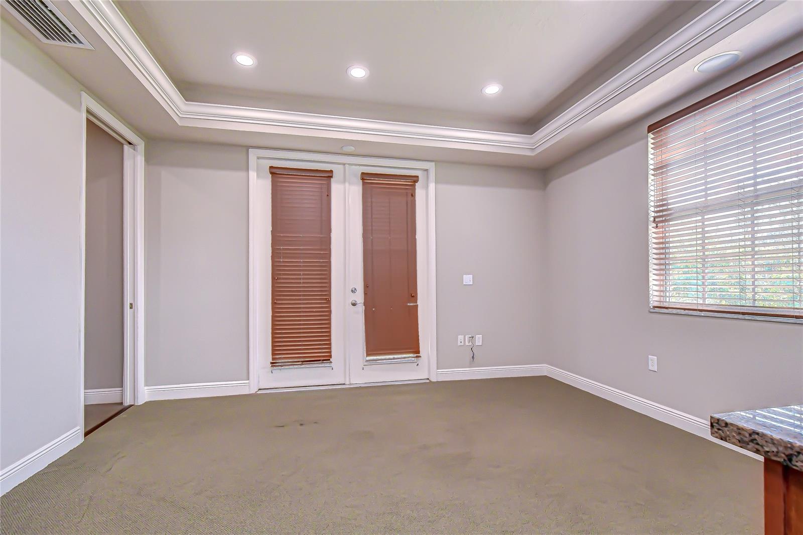 Image 10 of 38 For 6928 Linebaugh Avenue