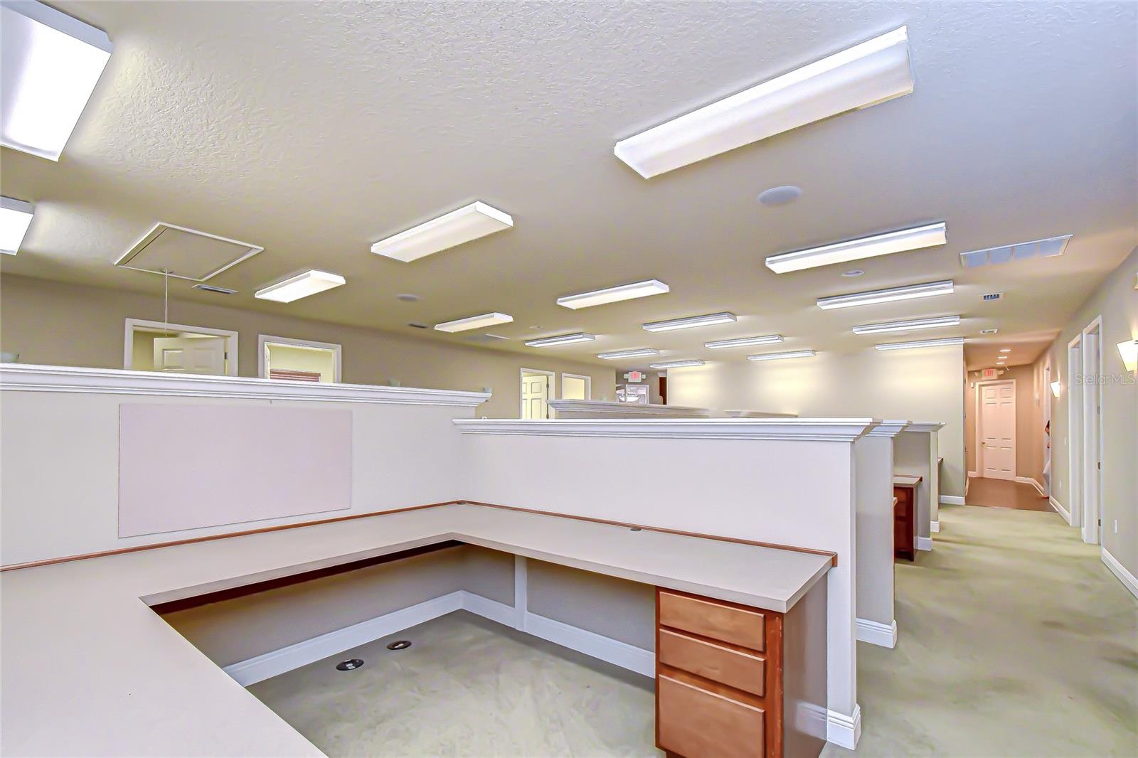 Image 14 of 38 For 6928 Linebaugh Avenue