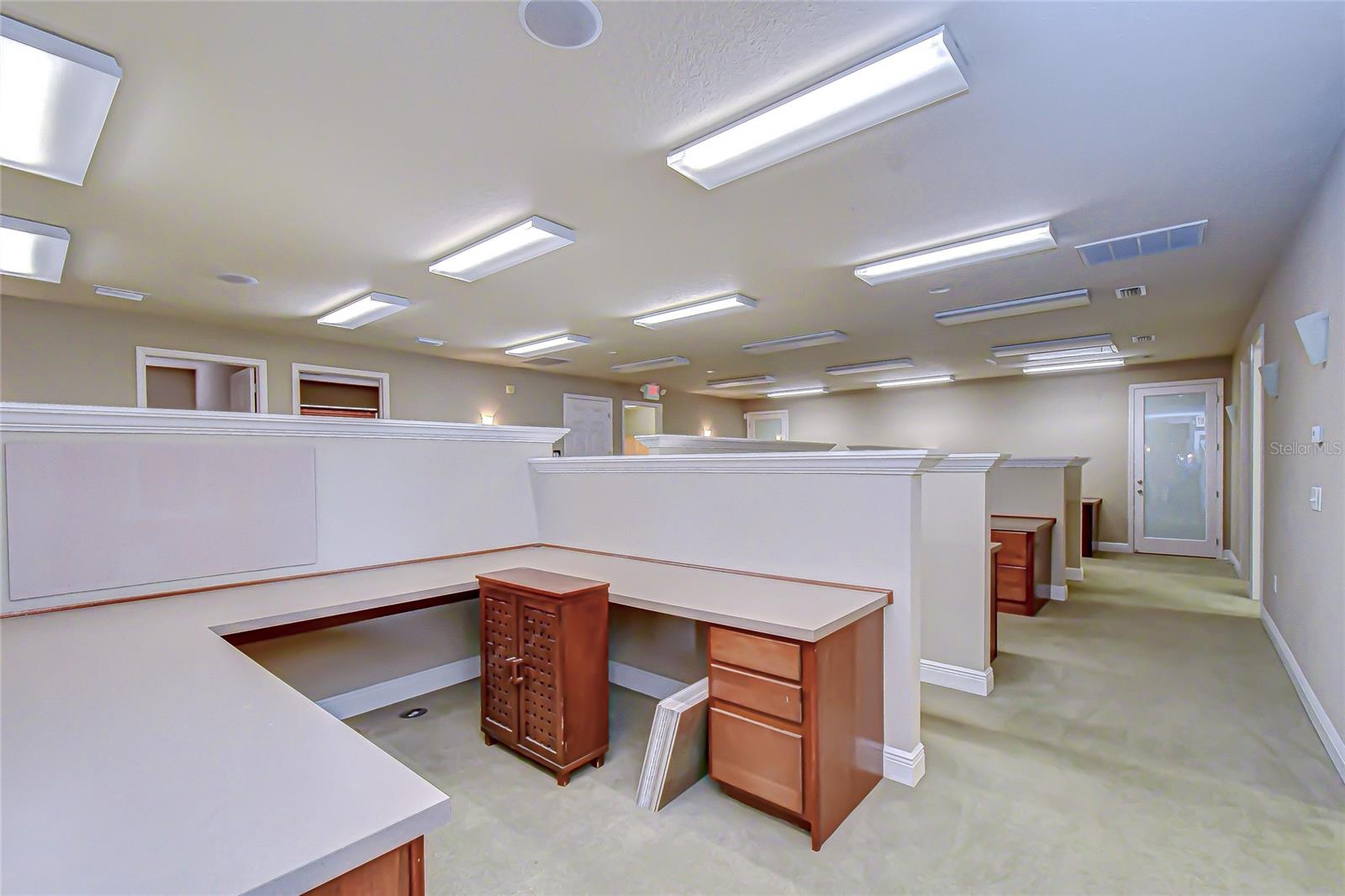 Image 15 of 38 For 6928 Linebaugh Avenue