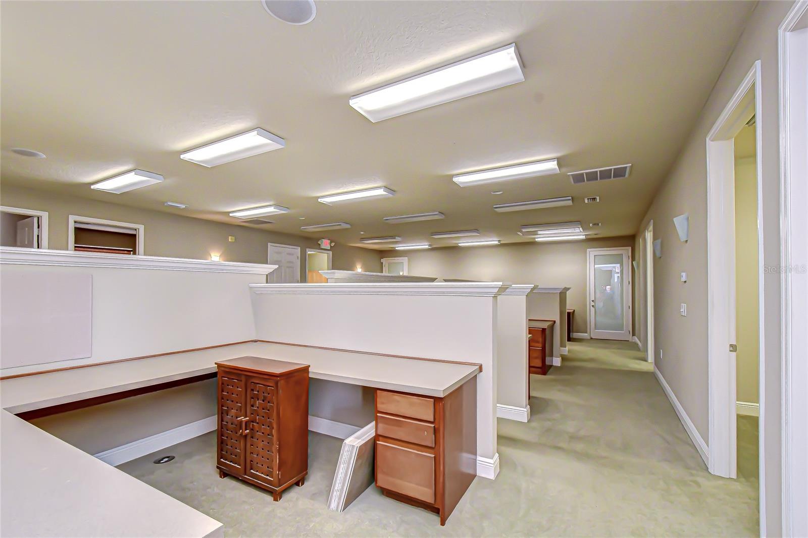 Image 16 of 38 For 6928 Linebaugh Avenue