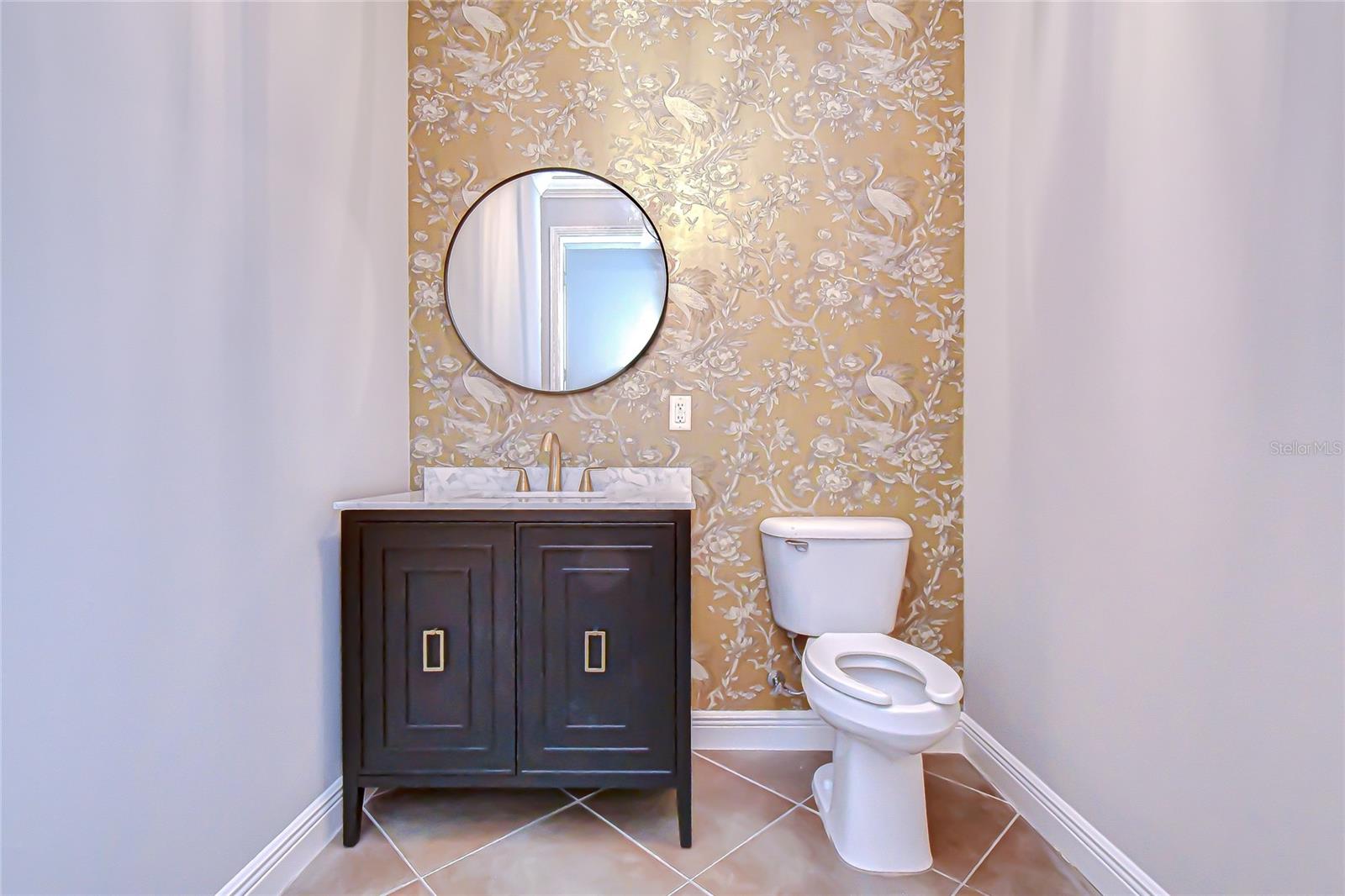 Image 17 of 38 For 6928 Linebaugh Avenue