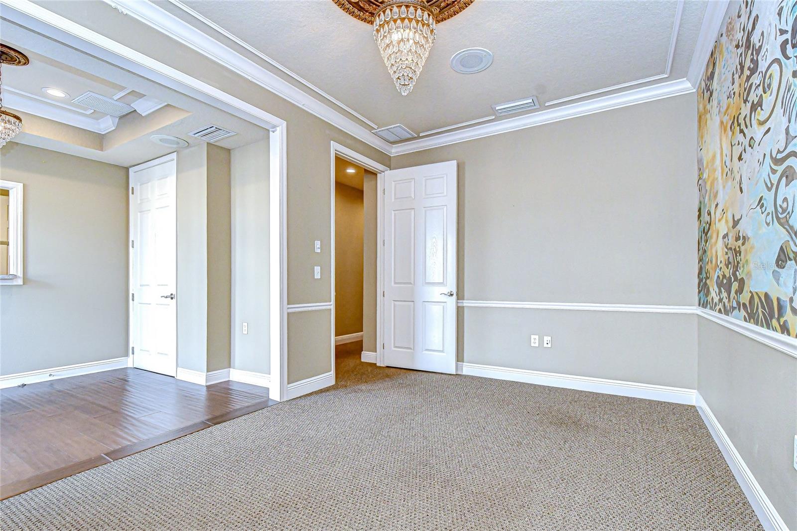 Image 23 of 38 For 6928 Linebaugh Avenue