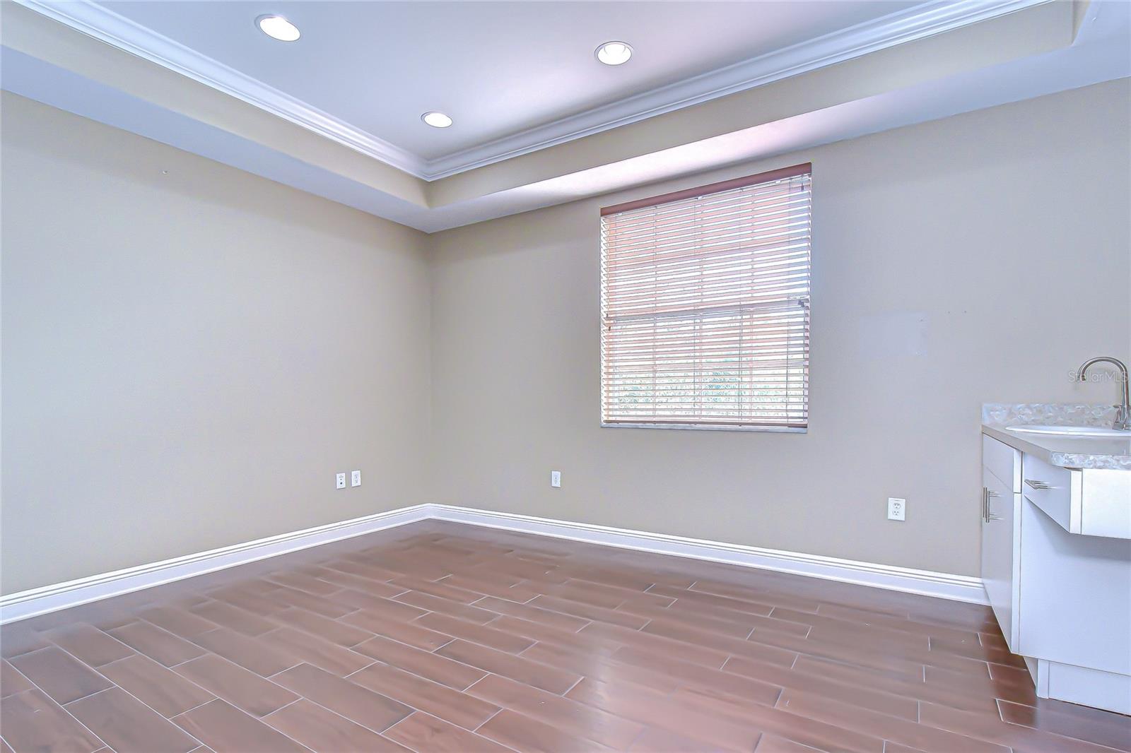 Image 33 of 38 For 6928 Linebaugh Avenue