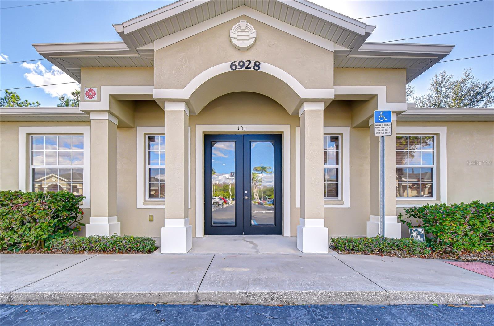 Image 4 of 38 For 6928 Linebaugh Avenue