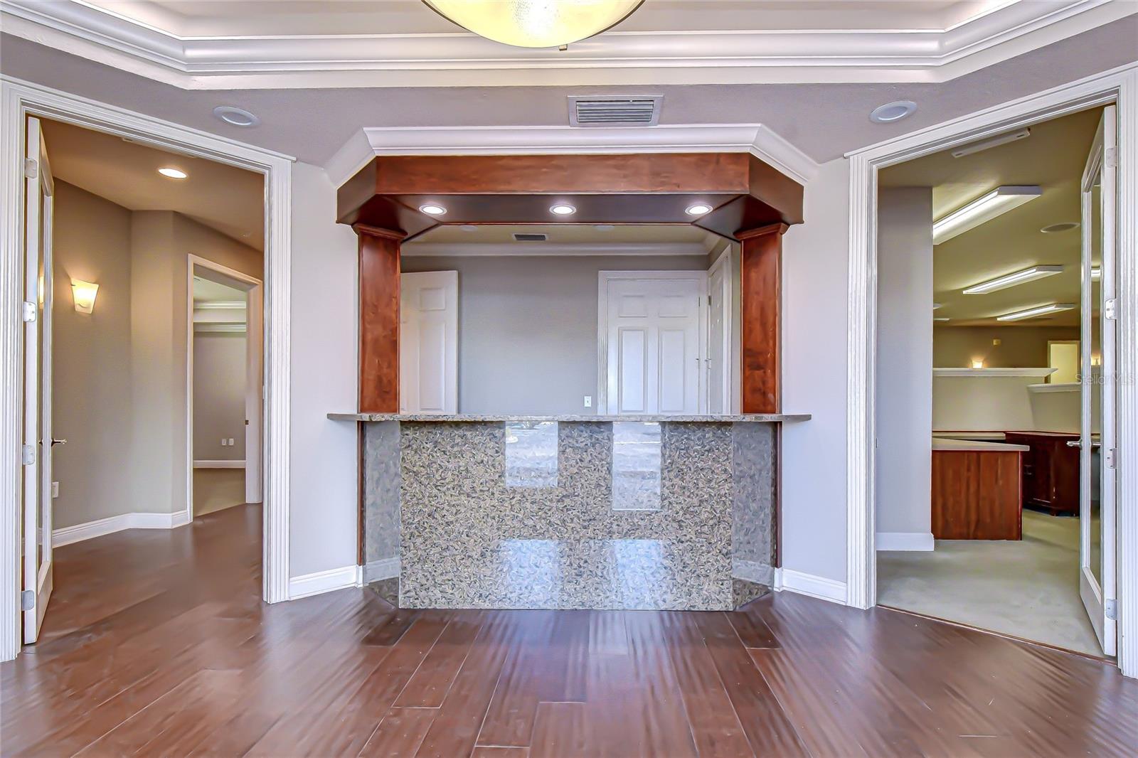 Image 5 of 38 For 6928 Linebaugh Avenue