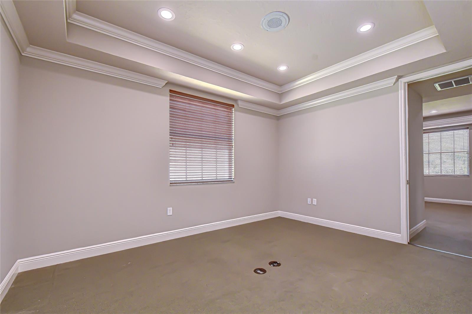 Image 8 of 38 For 6928 Linebaugh Avenue