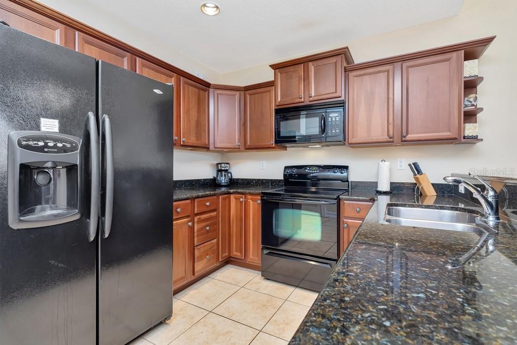 Image 15 of 44 For 13941 Clubhouse Drive 103