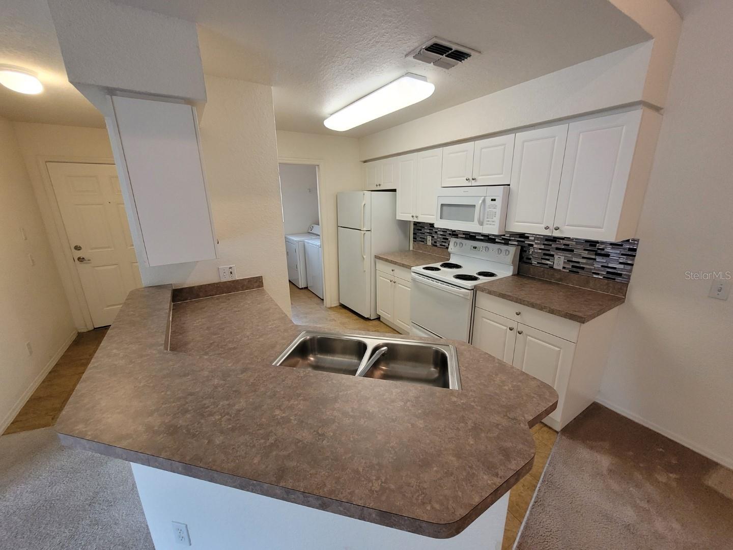 Image 21 of 39 For 36137 Lake Chase Boulevard 201