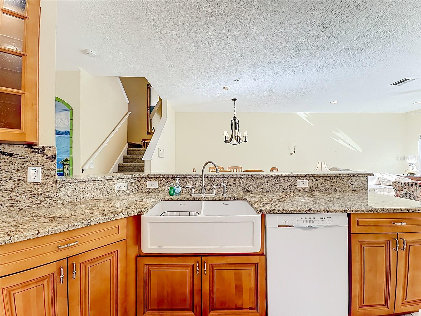 Image 4 of 60 For 11117 Kapok Grand Circle