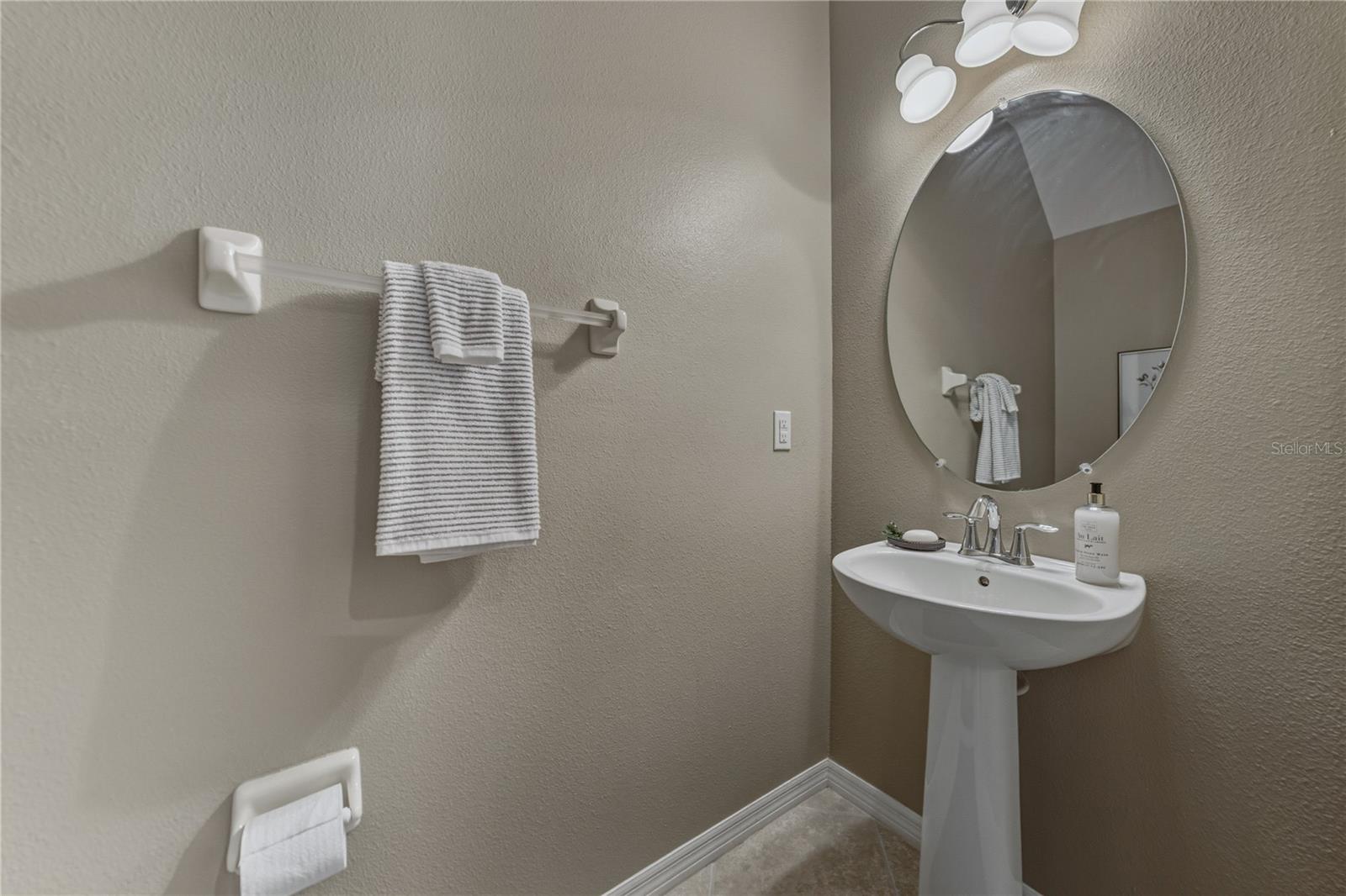 Image 18 of 57 For 8527 Brushleaf Way