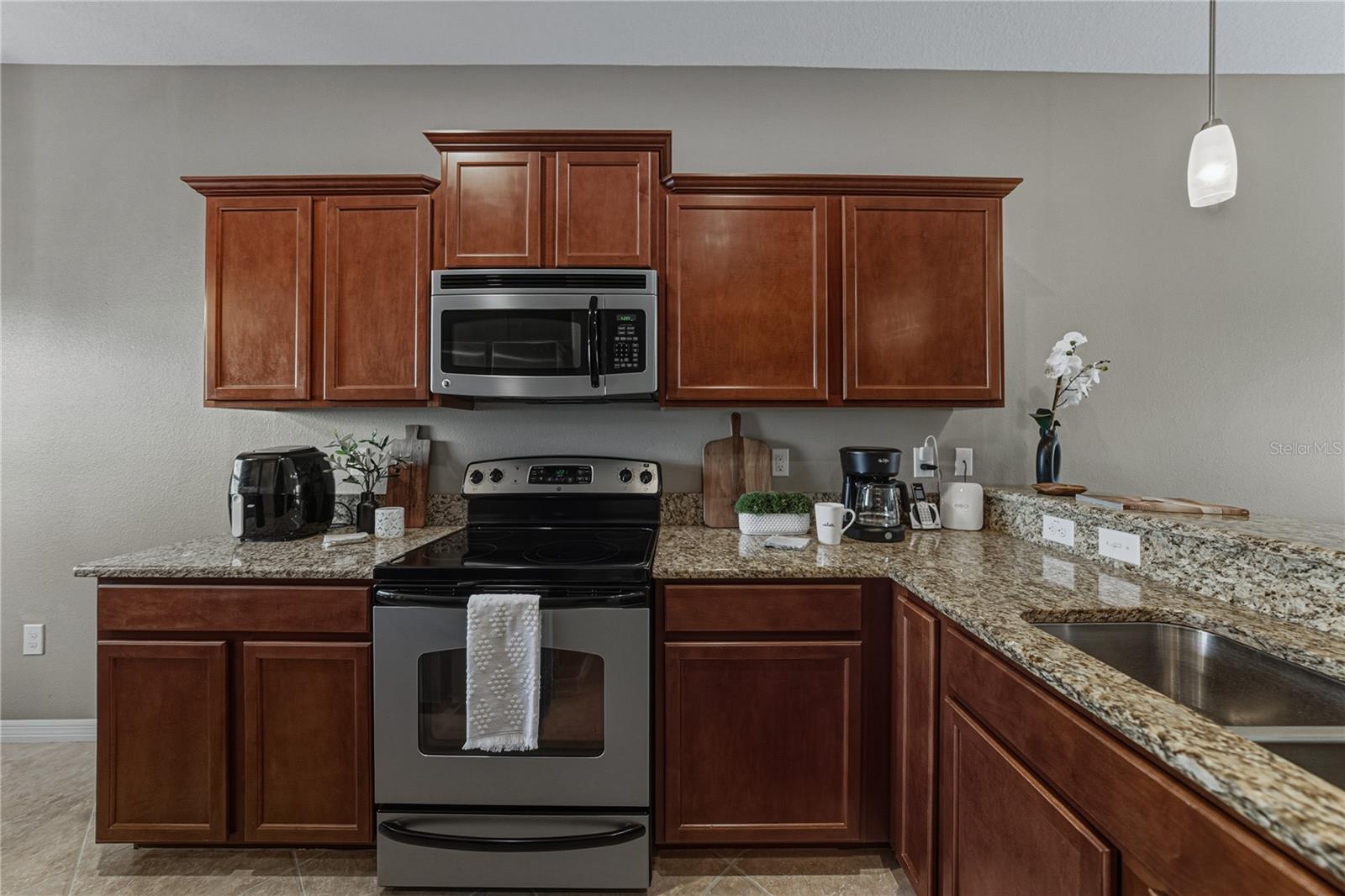 Image 9 of 57 For 8527 Brushleaf Way