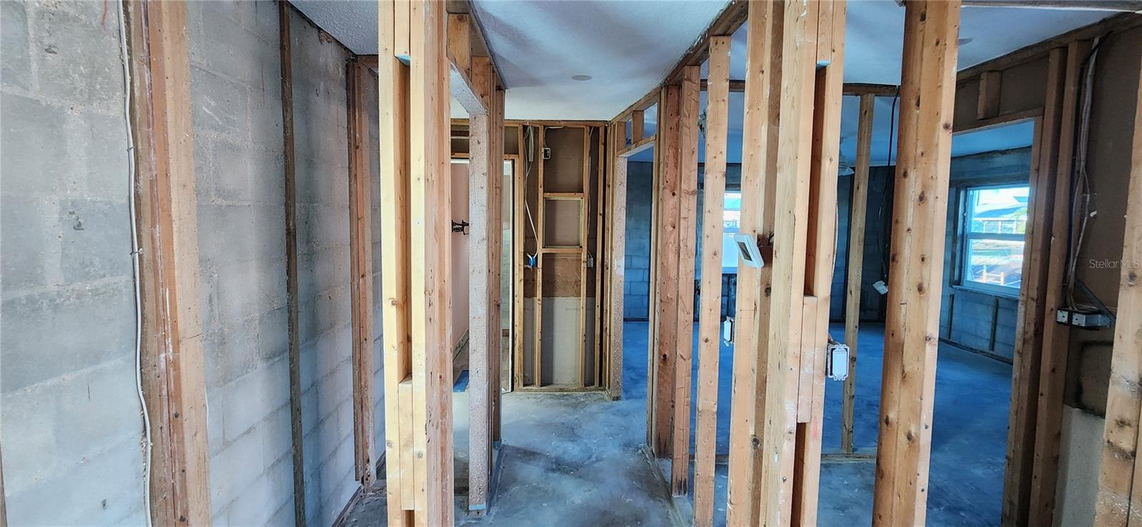 Image 9 of 24 For 13437 Lisa Drive