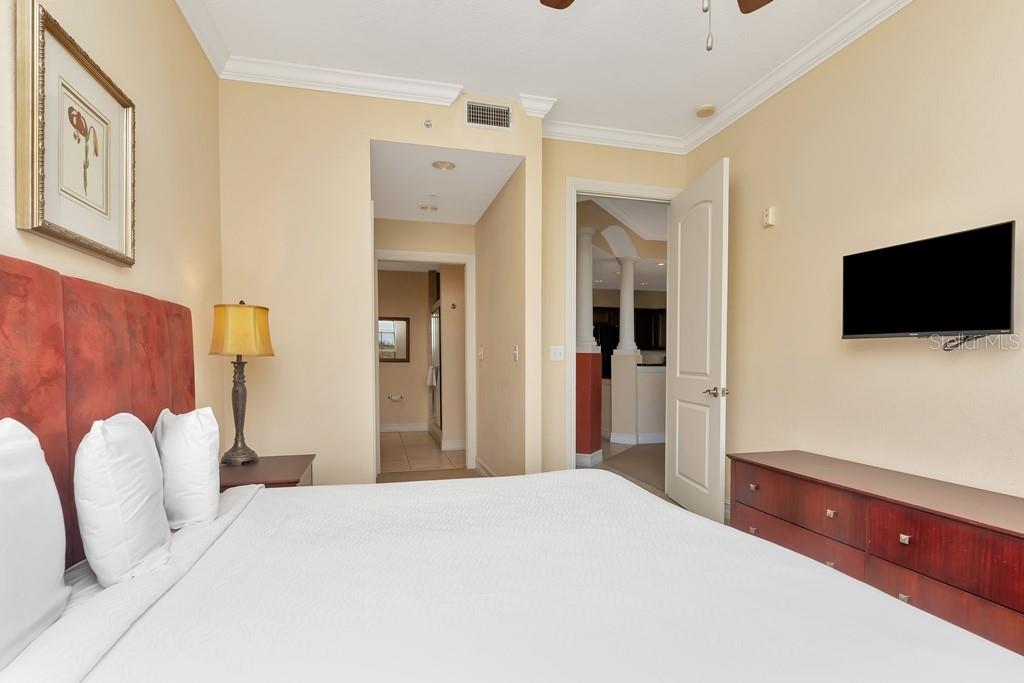 Image 12 of 57 For 13941 Clubhouse Dr 312