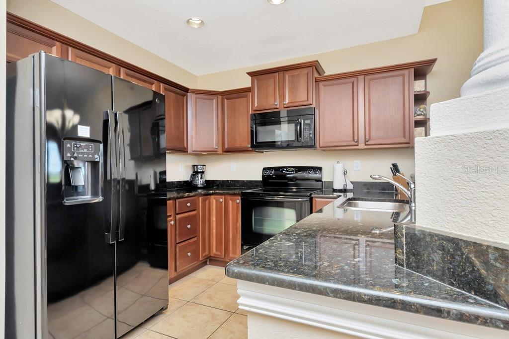 Image 5 of 57 For 13941 Clubhouse Dr 312