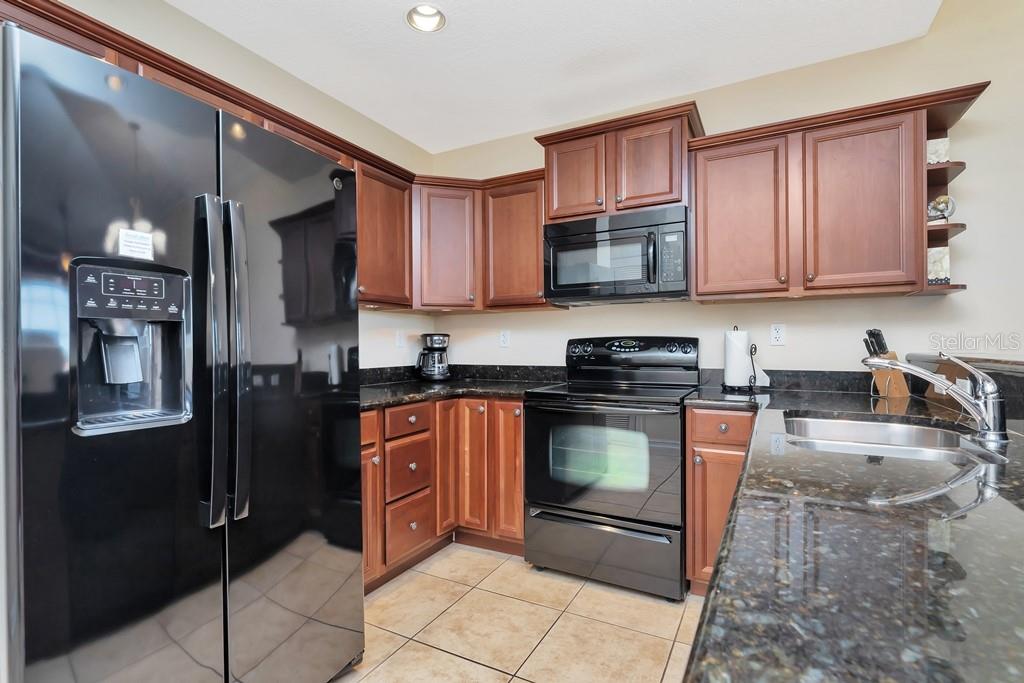 Image 6 of 57 For 13941 Clubhouse Dr 312