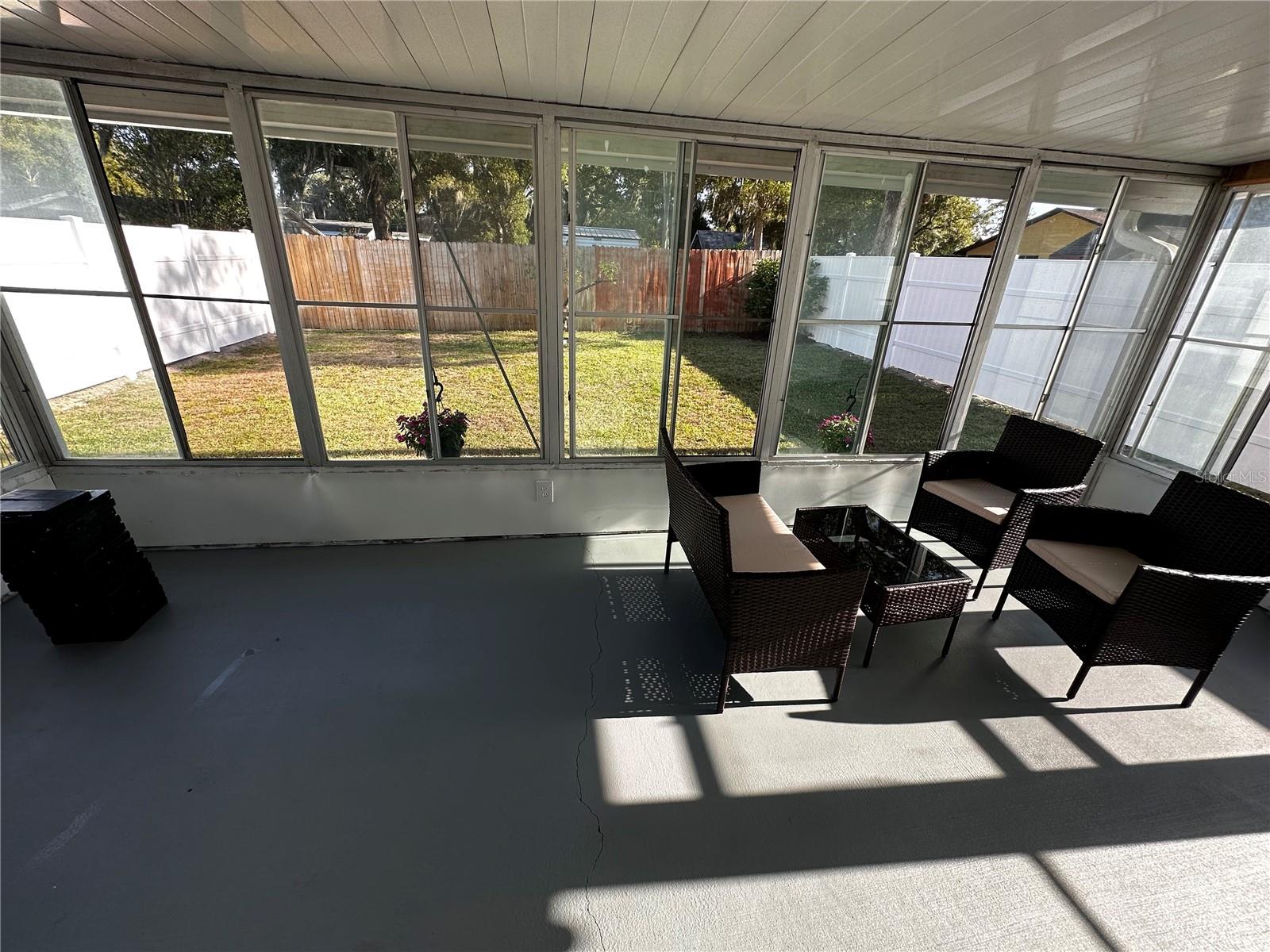 Listing photo id 8 for 38750 & 38752 2nd Avenue