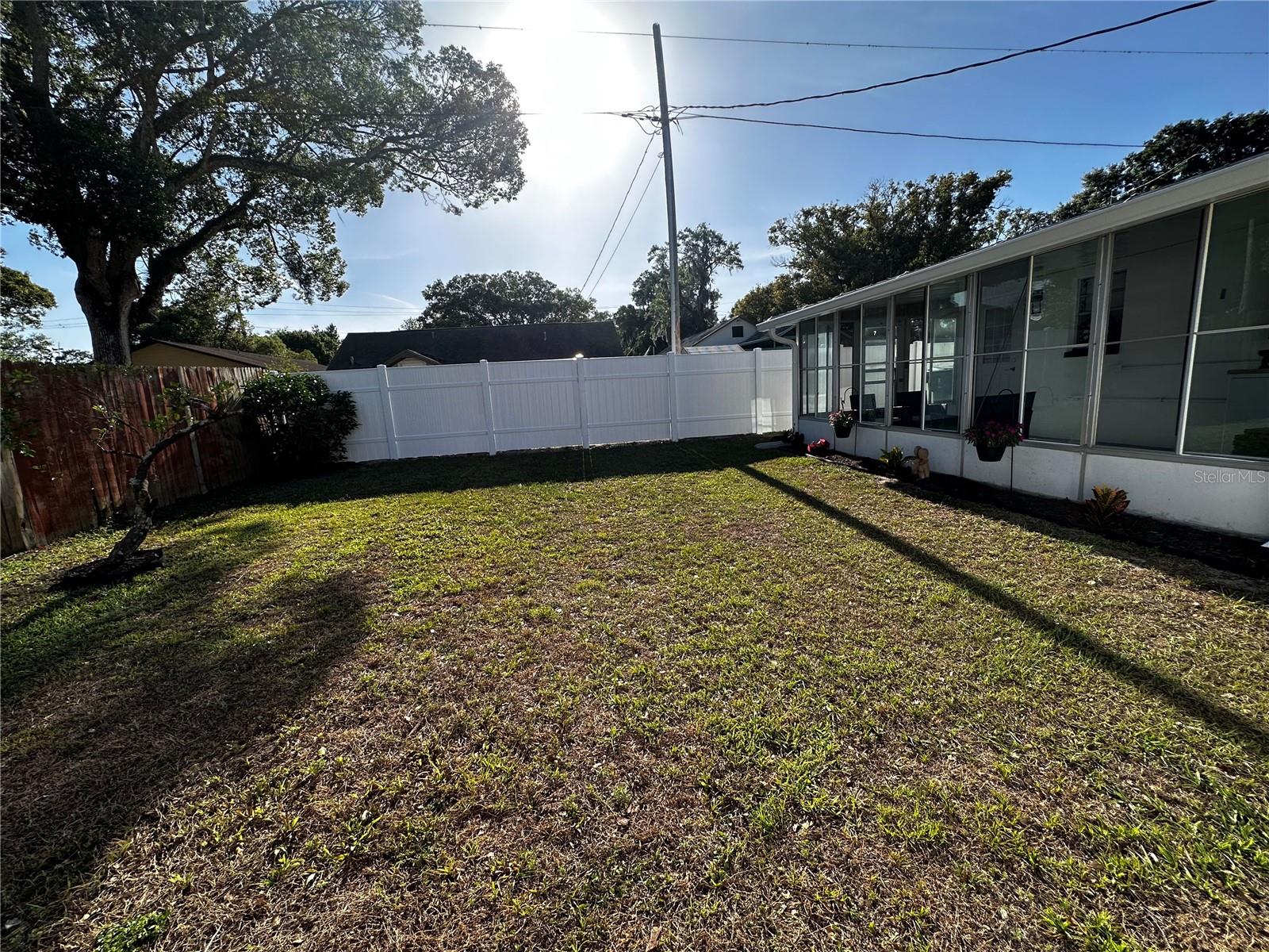 Listing photo id 9 for 38750 & 38752 2nd Avenue