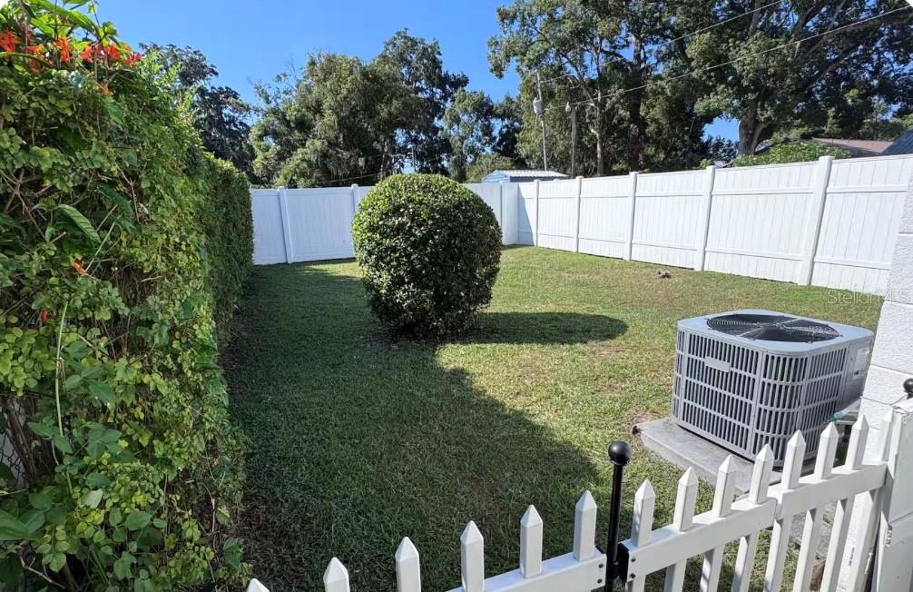 Listing photo id 19 for 38750 & 38752 2nd Avenue