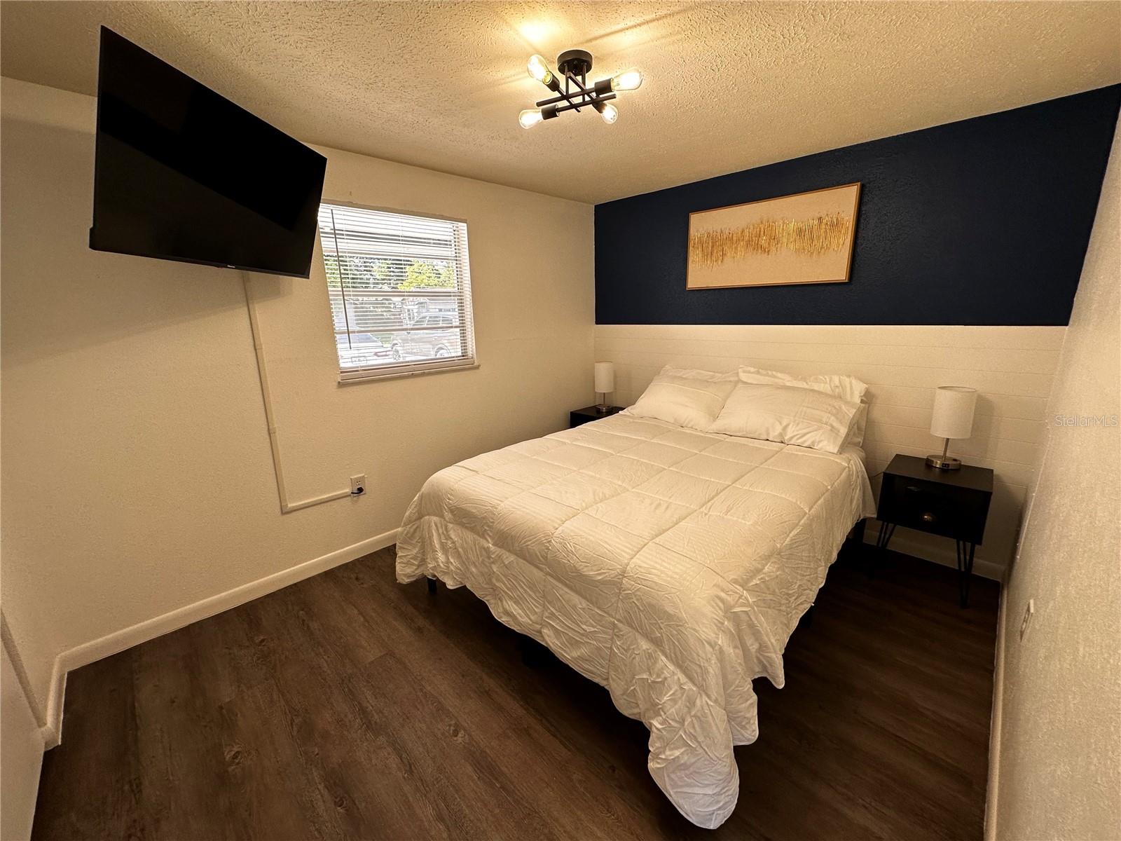 Listing photo id 4 for 38750 & 38752 2nd Avenue