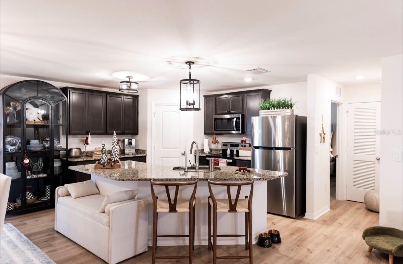 Listing photo id 17 for 1660 Lansdale Avenue