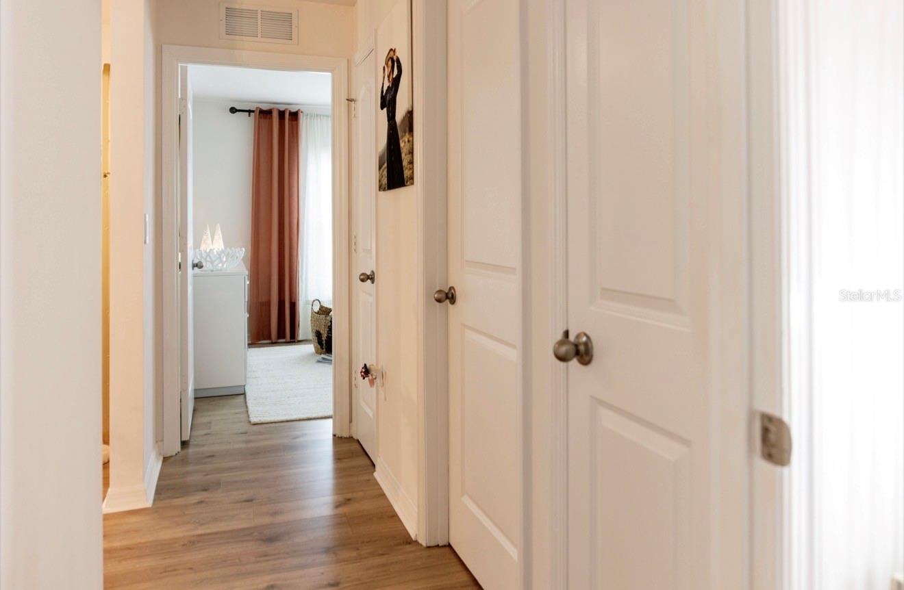 Listing photo id 21 for 1660 Lansdale Avenue