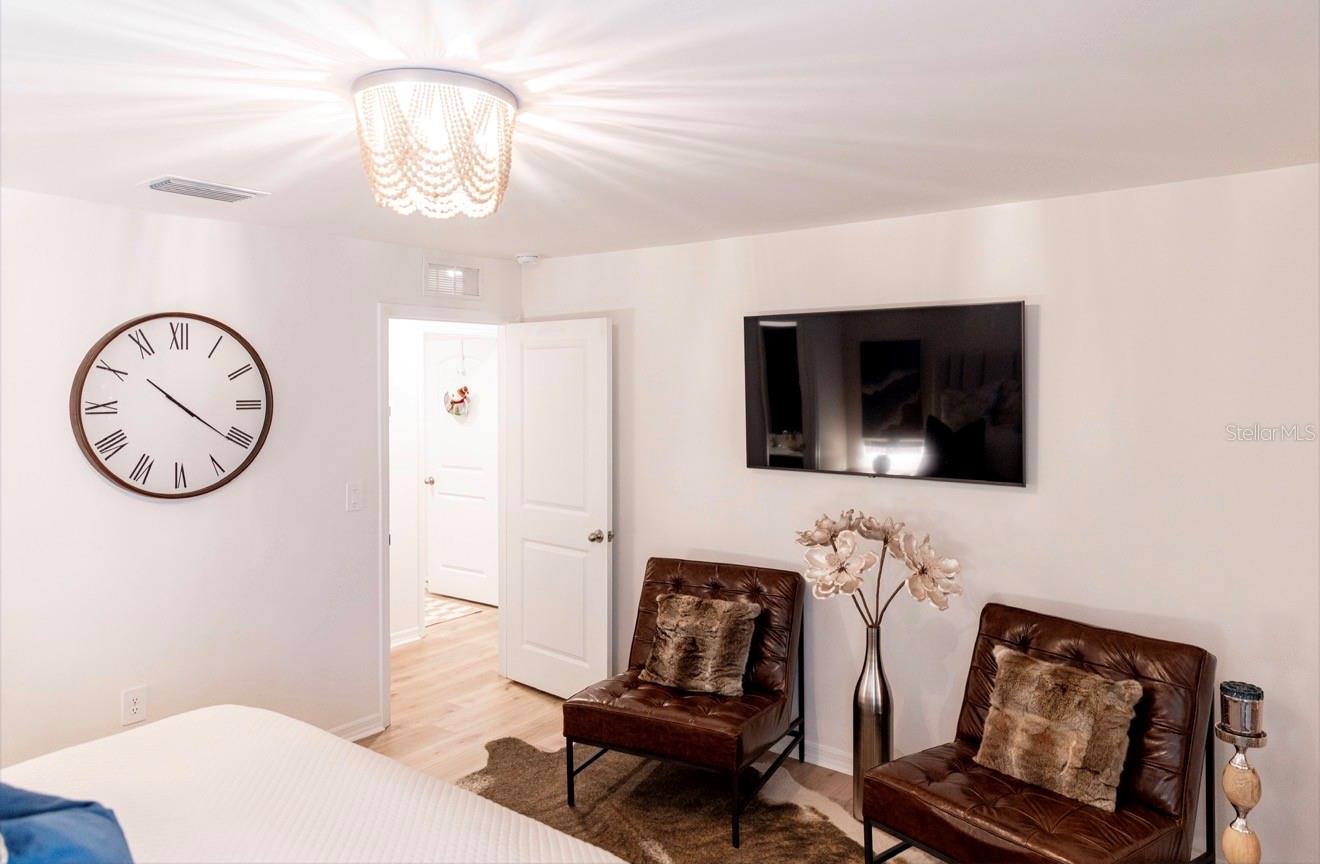 Listing photo id 23 for 1660 Lansdale Avenue