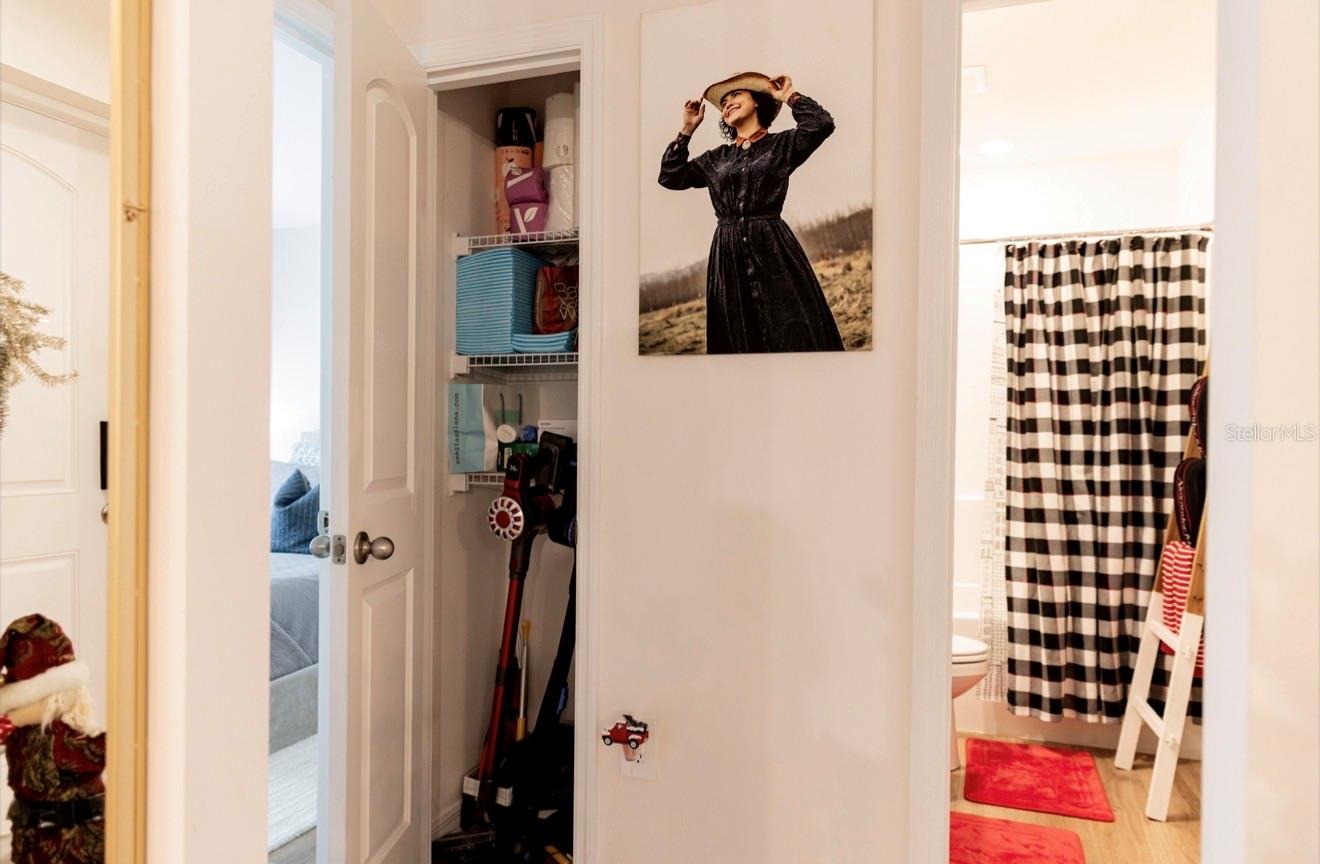 Listing photo id 28 for 1660 Lansdale Avenue