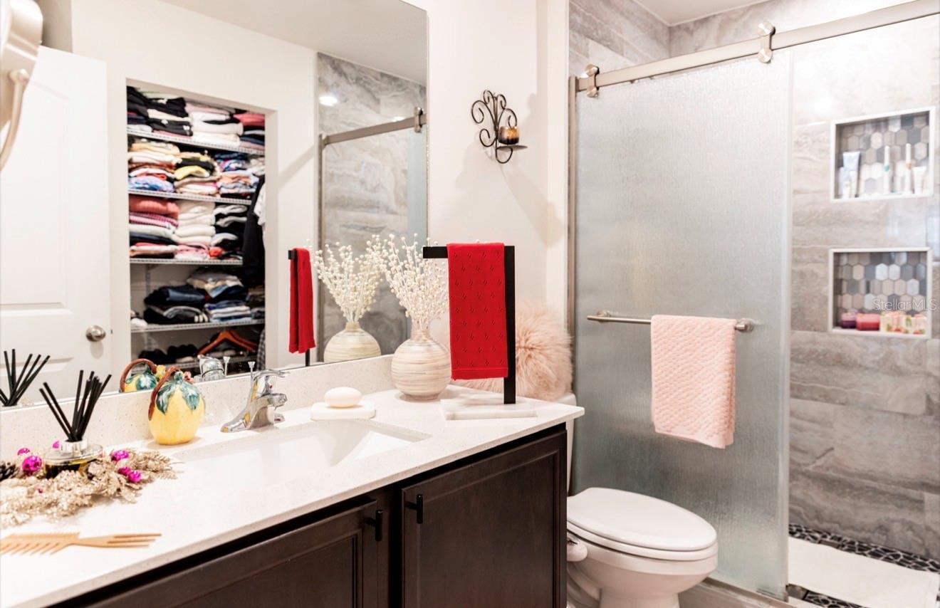 Listing photo id 30 for 1660 Lansdale Avenue