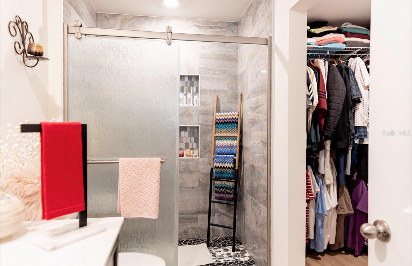 Listing photo id 32 for 1660 Lansdale Avenue