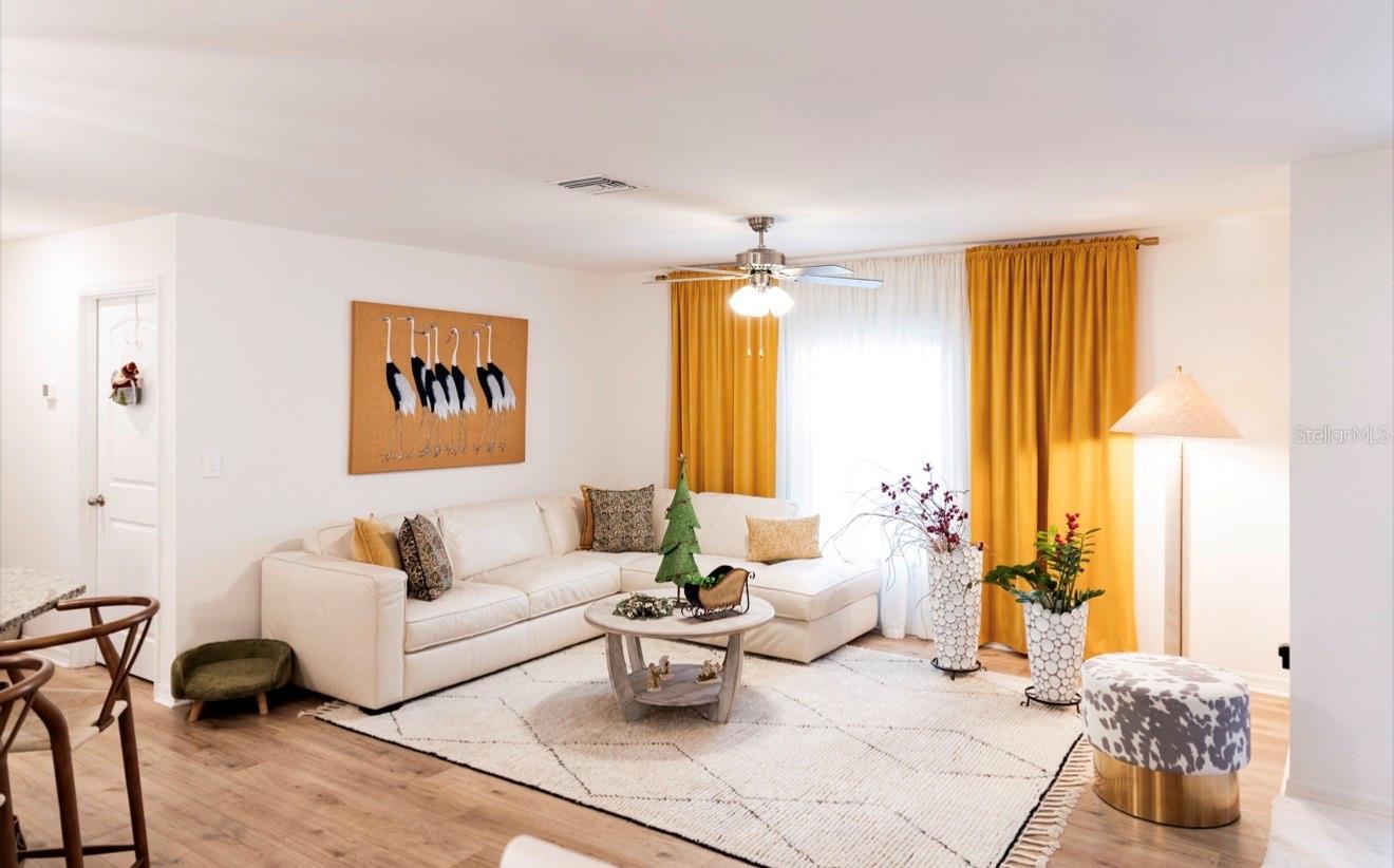 Listing photo id 2 for 1660 Lansdale Avenue