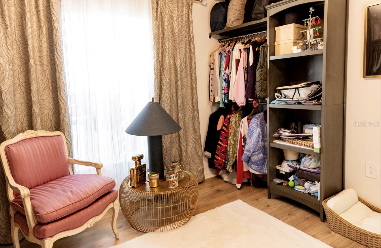 Listing photo id 40 for 1660 Lansdale Avenue