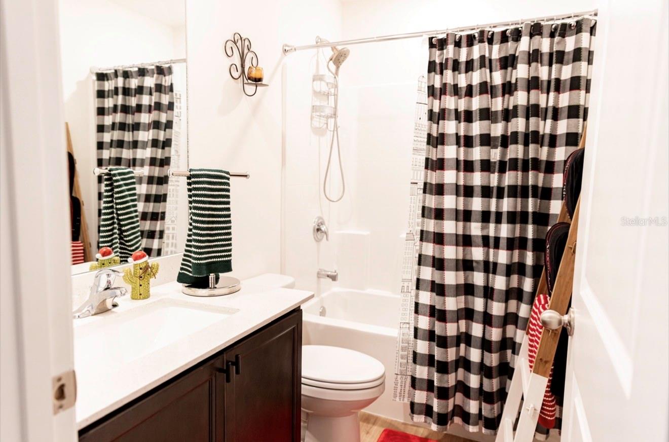 Listing photo id 44 for 1660 Lansdale Avenue