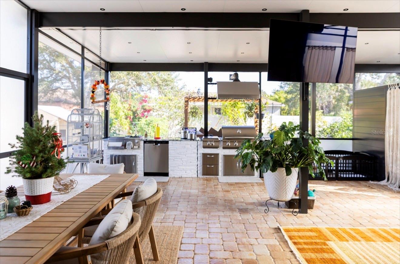 Listing photo id 48 for 1660 Lansdale Avenue