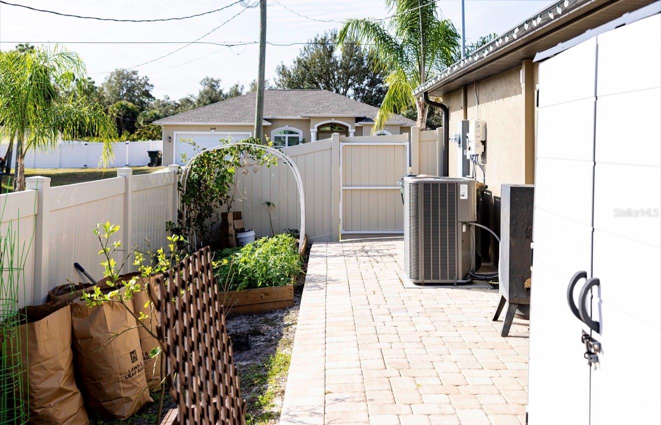 Listing photo id 68 for 1660 Lansdale Avenue