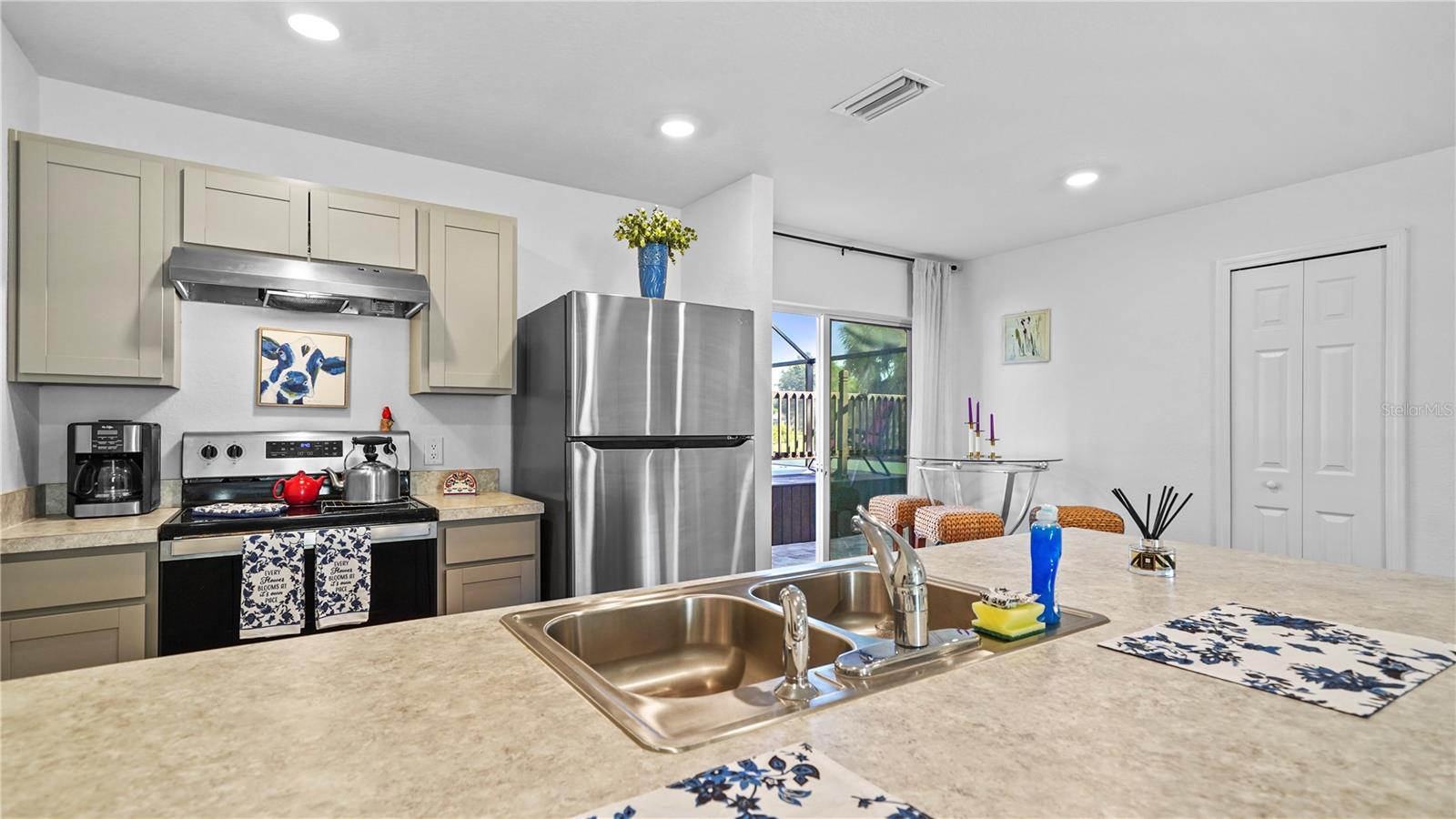 Image 13 of 100 For 1477 Winthrop Street