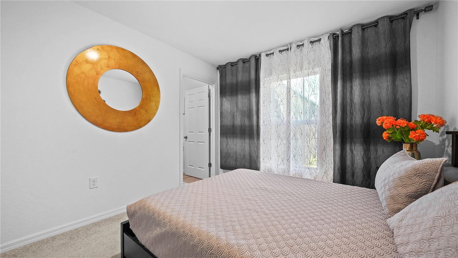 Image 18 of 100 For 1477 Winthrop Street